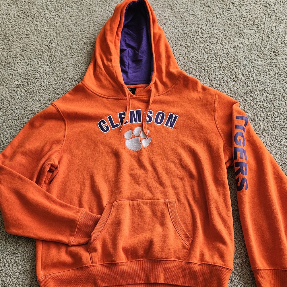 Mens Clemson Tigers Long Sleeve Hooded Sweatshirt.  Size XXL.